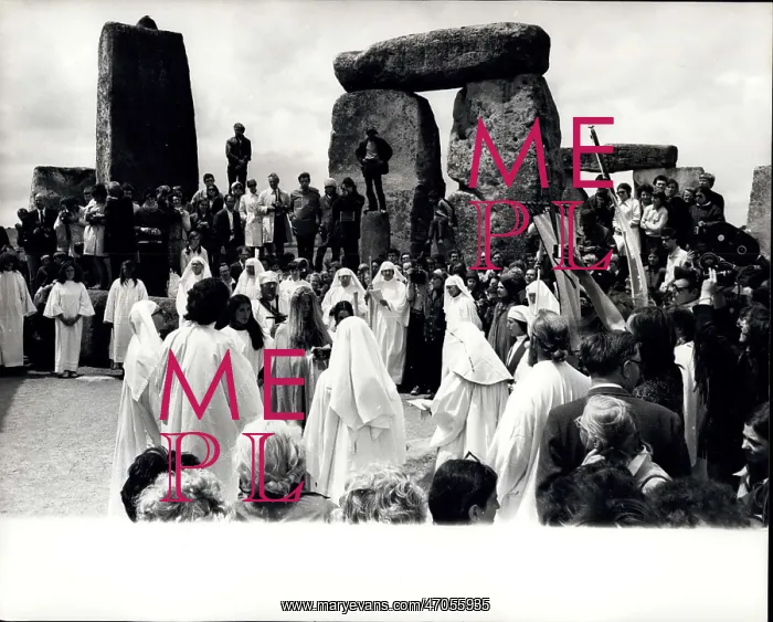 : Druids hold ceremony at Stonehenge : Druids hold ceremony at Stonehenge