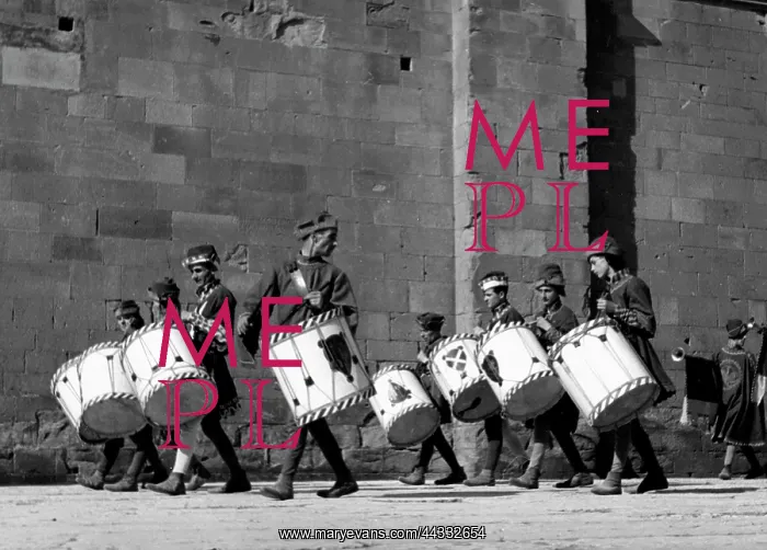 : The drummers of the Saracen : The drummers of the Saracen