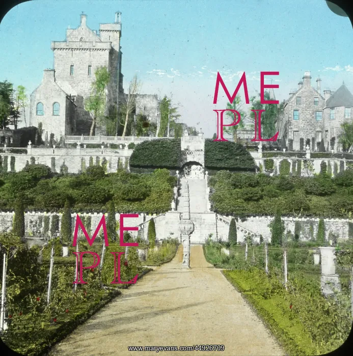 : Drummond Castle, Crieff, Perthshire, Scotland : Drummond Castle, Crieff, Perthshire, Scotland