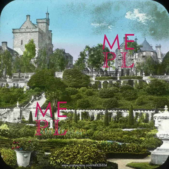 : Drummond Castle, Crieff, Perthshire, Scotland : Drummond Castle, Crieff, Perthshire, Scotland