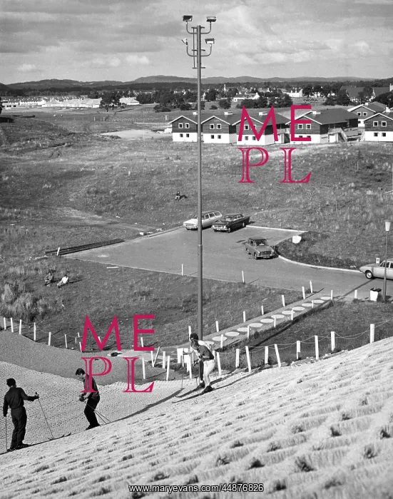 : DRY SKI SLOPE : DRY SKI SLOPE