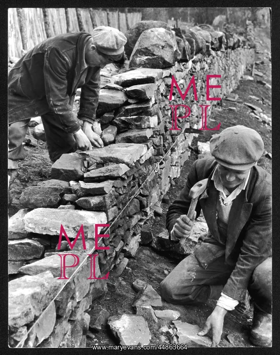 : DRY STONE WALLING : DRY STONE WALLING