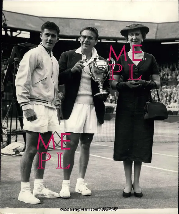 : Duchess of Kent, Ken Rosewall and Jaroslav Drobny : Duchess of Kent, Ken Rosewall and Jaroslav Drobny