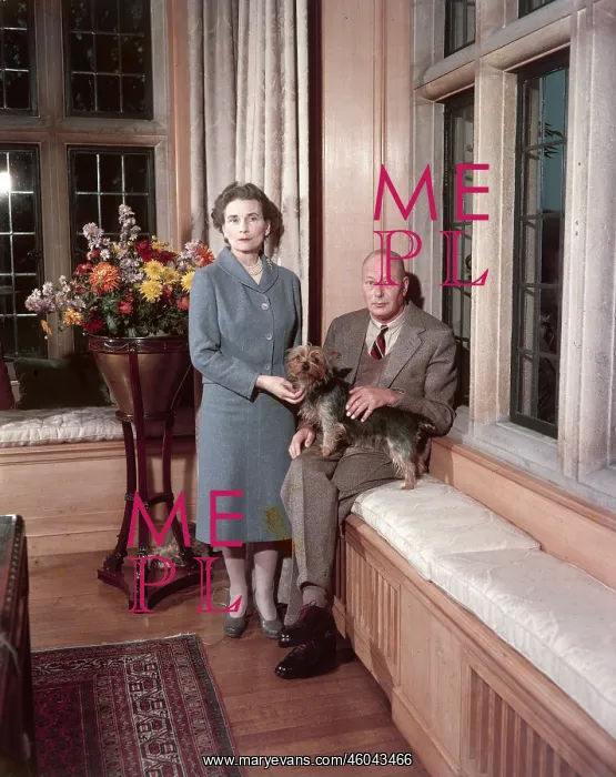 : Duke and Duchess of Gloucester at home, 1960 : Duke and Duchess of Gloucester at home, 1960