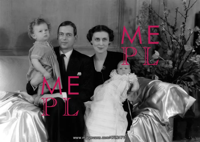 : Duke and Duchess of Kent with children : Duke and Duchess of Kent with children