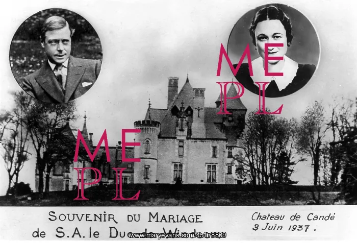 : Duke and Duchess of Windsor wedding souvenir postcard : Duke and Duchess of Windsor wedding souvenir postcard