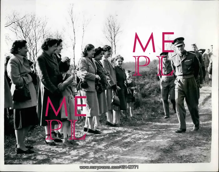 : Duke of Edinburgh visits British troops in Germany : Duke of Edinburgh visits British troops in Germany
