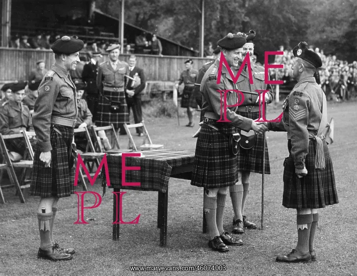 : Duke of Edinburgh visting Queens Own Cameron Highlanders : Duke of Edinburgh visting Queens Own Cameron Highlanders