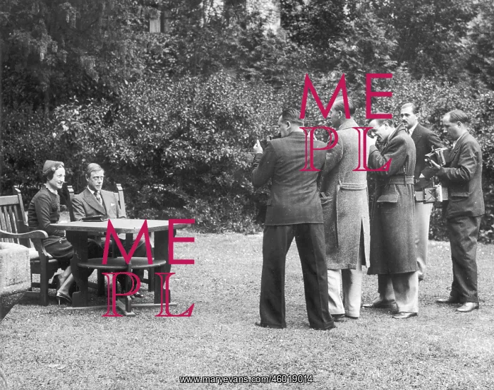 : Duke of Windsor and Mrs Simpson at Chateau de Cande : Duke of Windsor and Mrs Simpson at Chateau de Cande