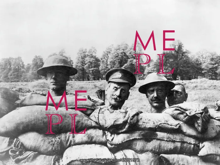 : Dummy heads rising above the side of a trench, WW1 : Dummy heads rising above the side of a trench, WW1
