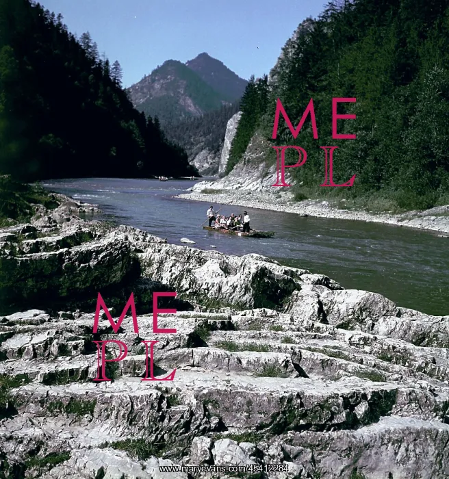 : Dunajec river - raft - Belanske Tatra Mts : Dunajec river - raft - Belanske Tatra Mts