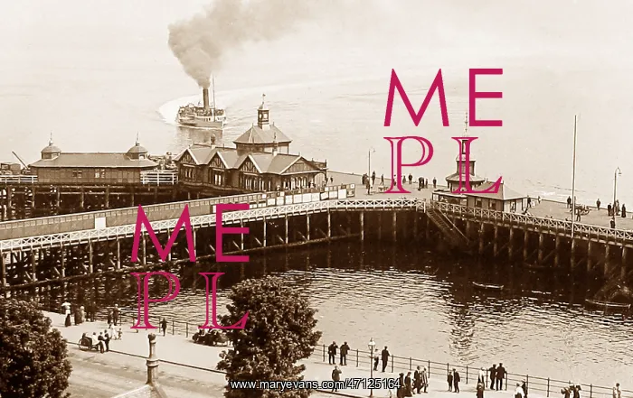 : Dunoon Pier probably 1920s