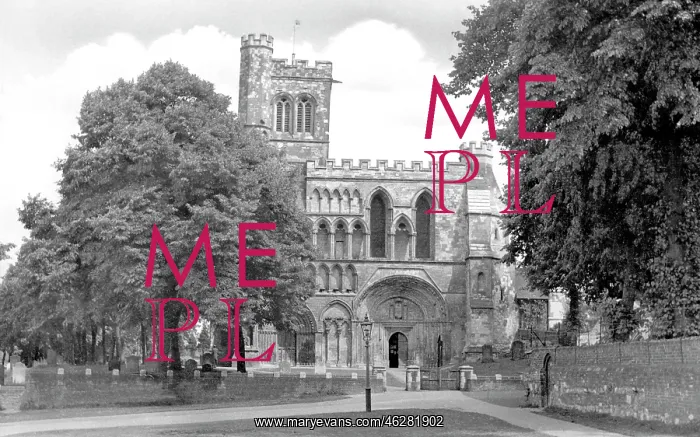  : Dunstable, Priory Church c1955
