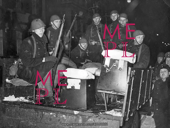 : Dutch soldiers with voting boxes, 1935 : Dutch soldiers with voting boxes, 1935