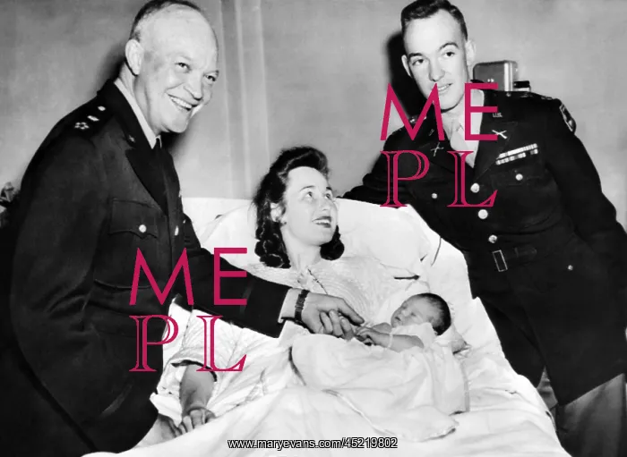 : Dwight David Eisenhower II in his mother's ? : Dwight David Eisenhower II in his mother's ?