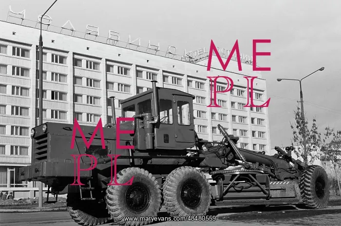  : DZ-98 motor grader