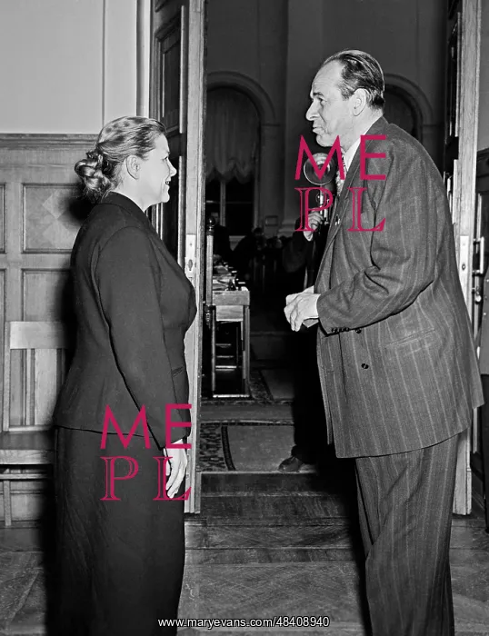 : E. Furtseva and N. Cherkasov : E. Furtseva and N. Cherkasov