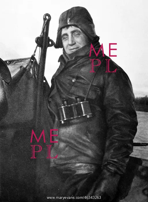 : The E9's commander : The E9's commander