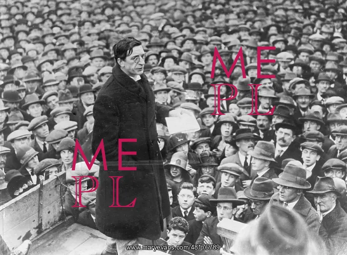 : Eamon de Valera at a rally, around 1920 : Eamon de Valera at a rally, around 1920