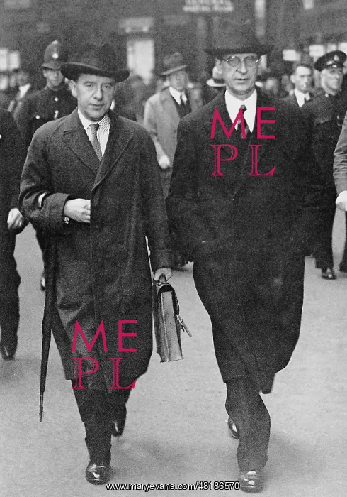: Eamon de Valera on the way to the League of Nations, 1932 : Eamon de Valera on the way to the League of Nations, 1932