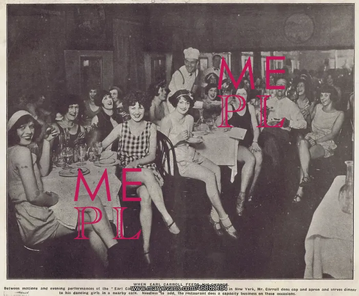 : Earl Carroll serves dinner to his dancing girls in a restaur : Earl Carroll serves dinner to his dancing girls in a restaur