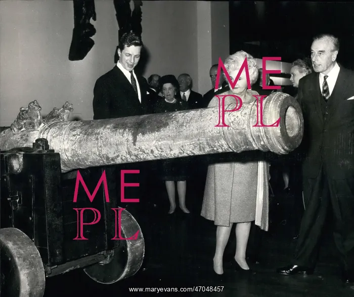 : Earl Mountbatten and Jennie Lee, Science Museum, London : Earl Mountbatten and Jennie Lee, Science Museum, London