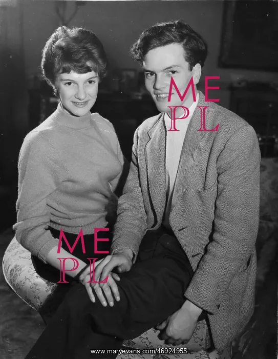 : Earl of Wharncliffe engaged to Aline Bruce : Earl of Wharncliffe engaged to Aline Bruce
