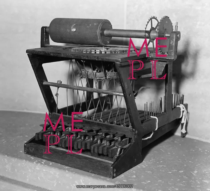 : Early model of a Scoles and Glidden typewriter, ? : Early model of a Scoles and Glidden typewriter, ?
