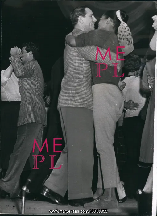 : Eartha Kitt and Norman Wisdom dancing in rehearsal, London : Eartha Kitt and Norman Wisdom dancing in rehearsal, London