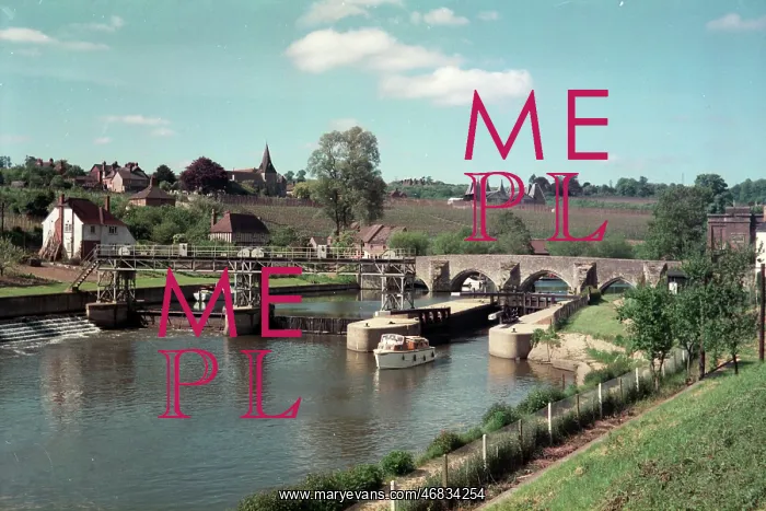 : East Farleigh and River Medway, Maidstone : East Farleigh and River Medway, Maidstone