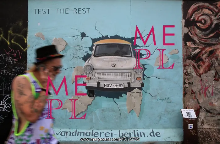 : East Side Gallery, Berlin Wall, Berlin, Germany : East Side Gallery, Berlin Wall, Berlin, Germany