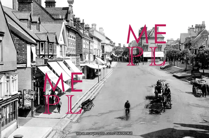  : East Grinstead, High Street 1910