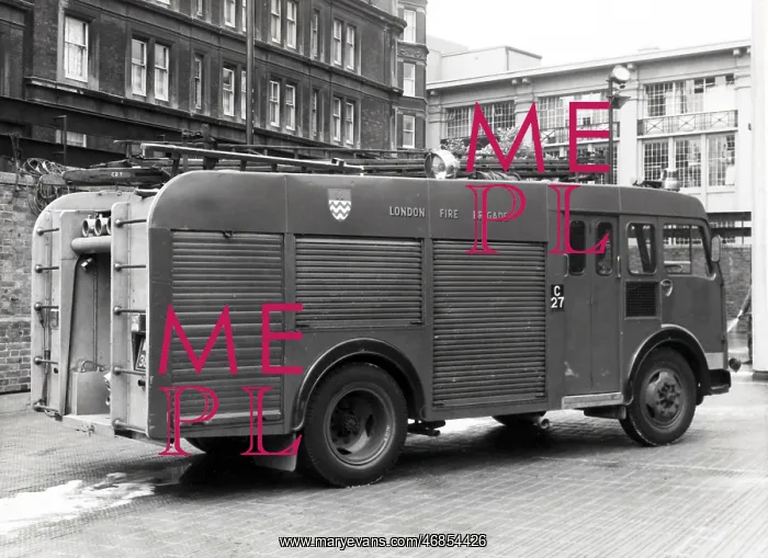  : East Ham Fire Brigade appliance