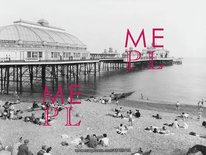 : EASTBOURNE PIER 1950S : EASTBOURNE PIER 1950S
