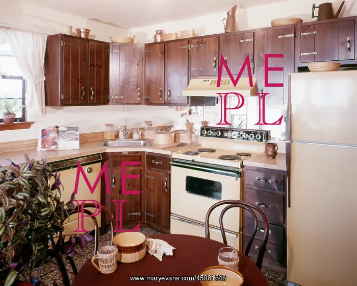 : Eat-In Kitchen with Dark Wooden Dated Cabinets : Eat-In Kitchen with Dark Wooden Dated Cabinets