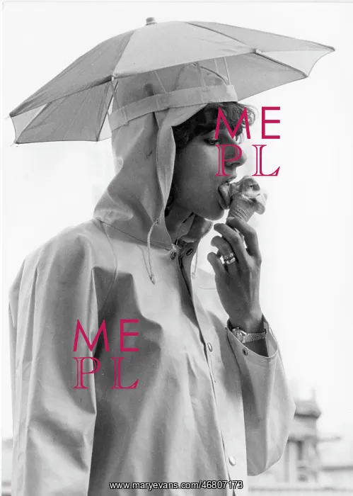 : Eating ice cream with special rain protection : Eating ice cream with special rain protection