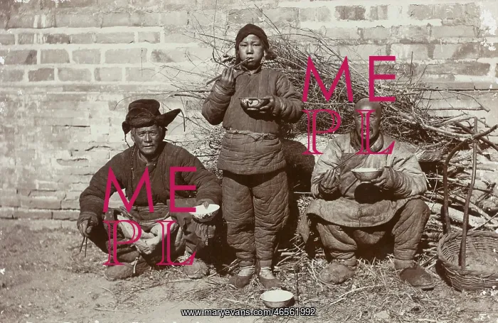 : Eating lunch in China : Eating lunch in China