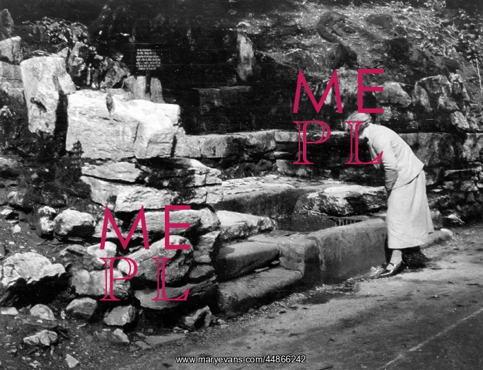 : EBBING & FLOWING WELL : EBBING & FLOWING WELL