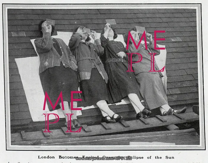  : Four eclipse spectators