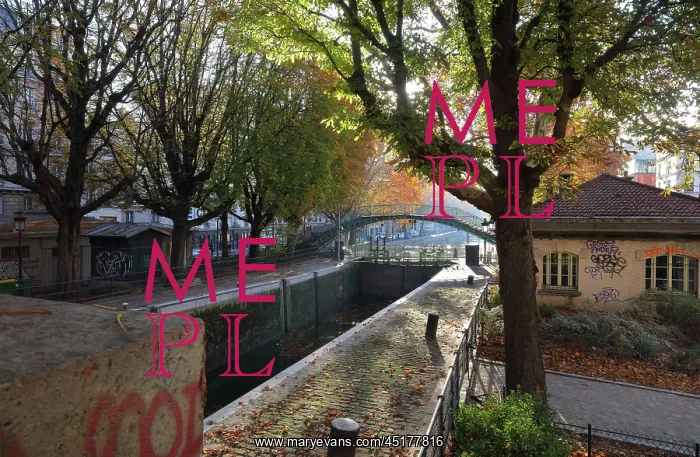 : Ecluses du Temple, Canal Saint-Martin, Paris, France : Ecluses du Temple, Canal Saint-Martin, Paris, France