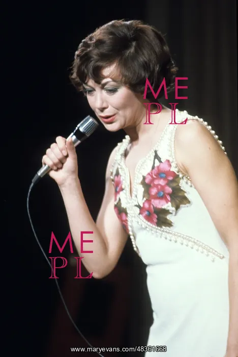  : Edita Piekha, 1977
