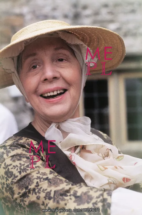 : Edith Evans