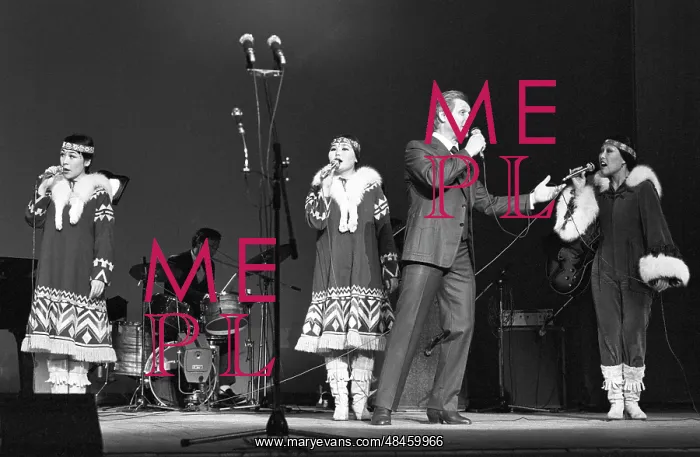 : Eduard Khil performing with Chukchi ensemble Ergyron, 1982 : Eduard Khil performing with Chukchi ensemble Ergyron, 1982