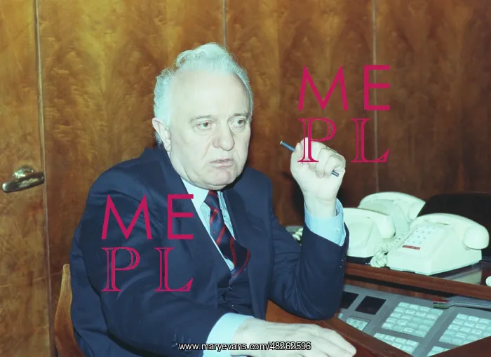 : Eduard Shevardnadze in his study, 1991 : Eduard Shevardnadze in his study, 1991