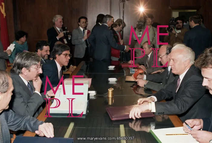 : Eduard Shevardnadze visits Argentina : Eduard Shevardnadze visits Argentina