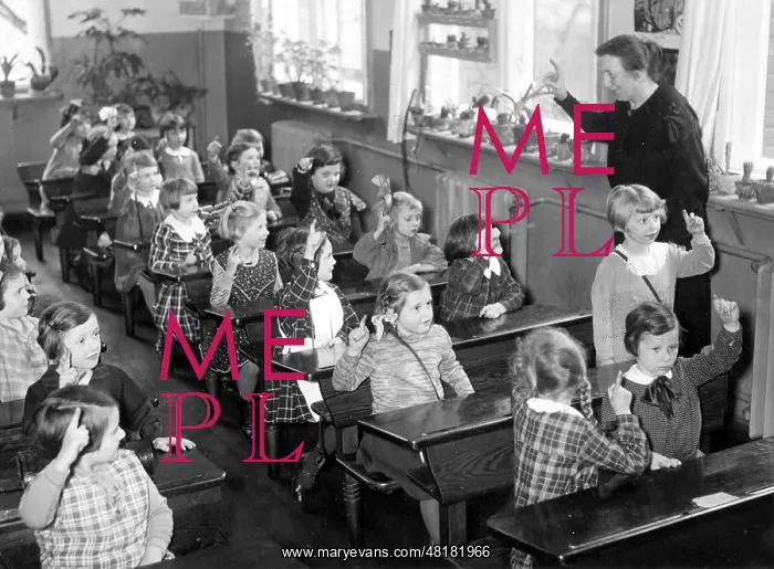 : Education in a primary school, 1934 : Education in a primary school, 1934