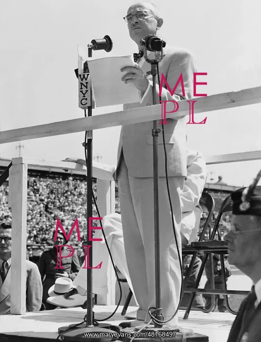  : Edvard Benes during a speech, 1939