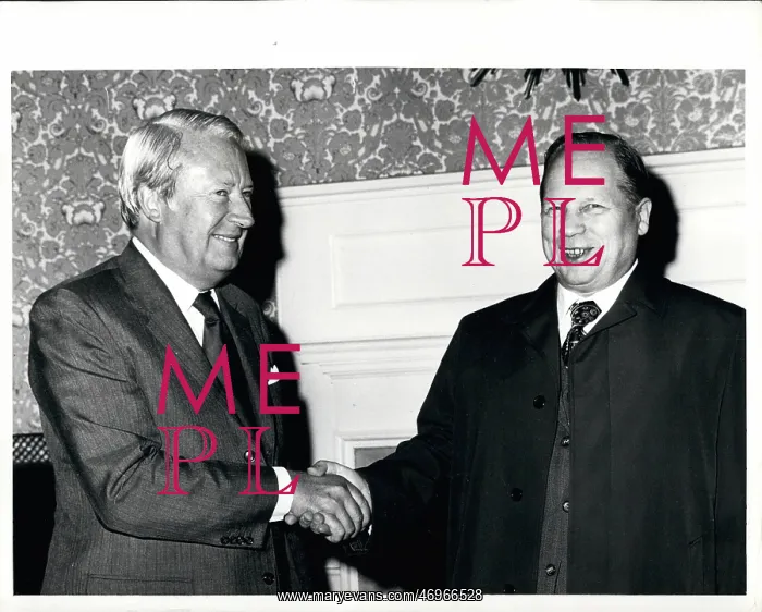 : Edward Heath with Olafur Johannesson of Iceland : Edward Heath with Olafur Johannesson of Iceland
