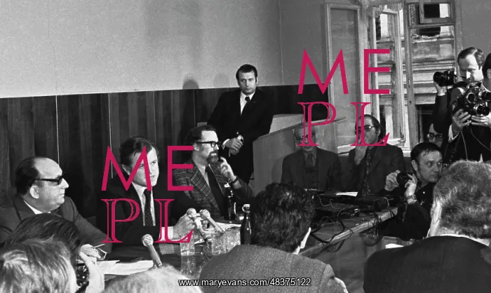 : Edward Kennedy visits USSR : Edward Kennedy visits USSR