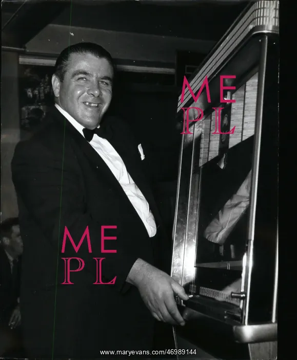 : Edward Pizzey, King of the Juke Boxes : Edward Pizzey, King of the Juke Boxes